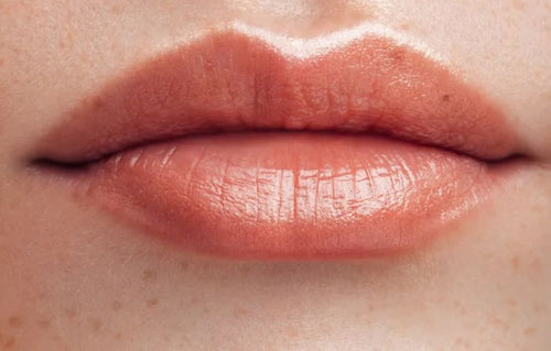 Collagène Lips : la tendance TikTok qui inquiète les experts esthétiques